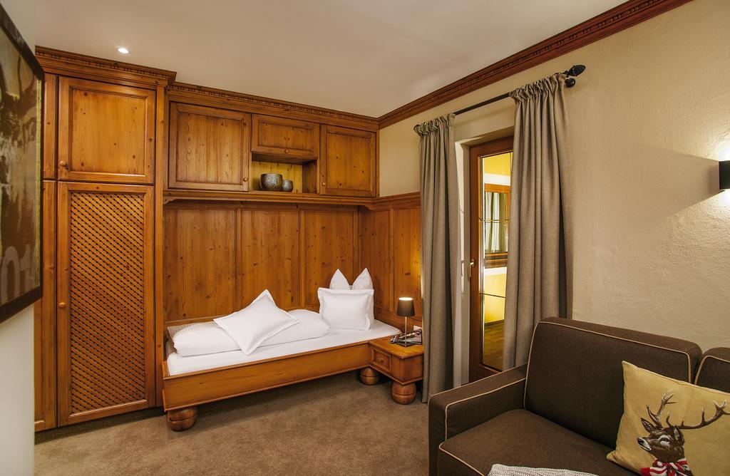 Villa Haidacher Relax & Lifestyle Apartments Zell am Ziller Rum bild